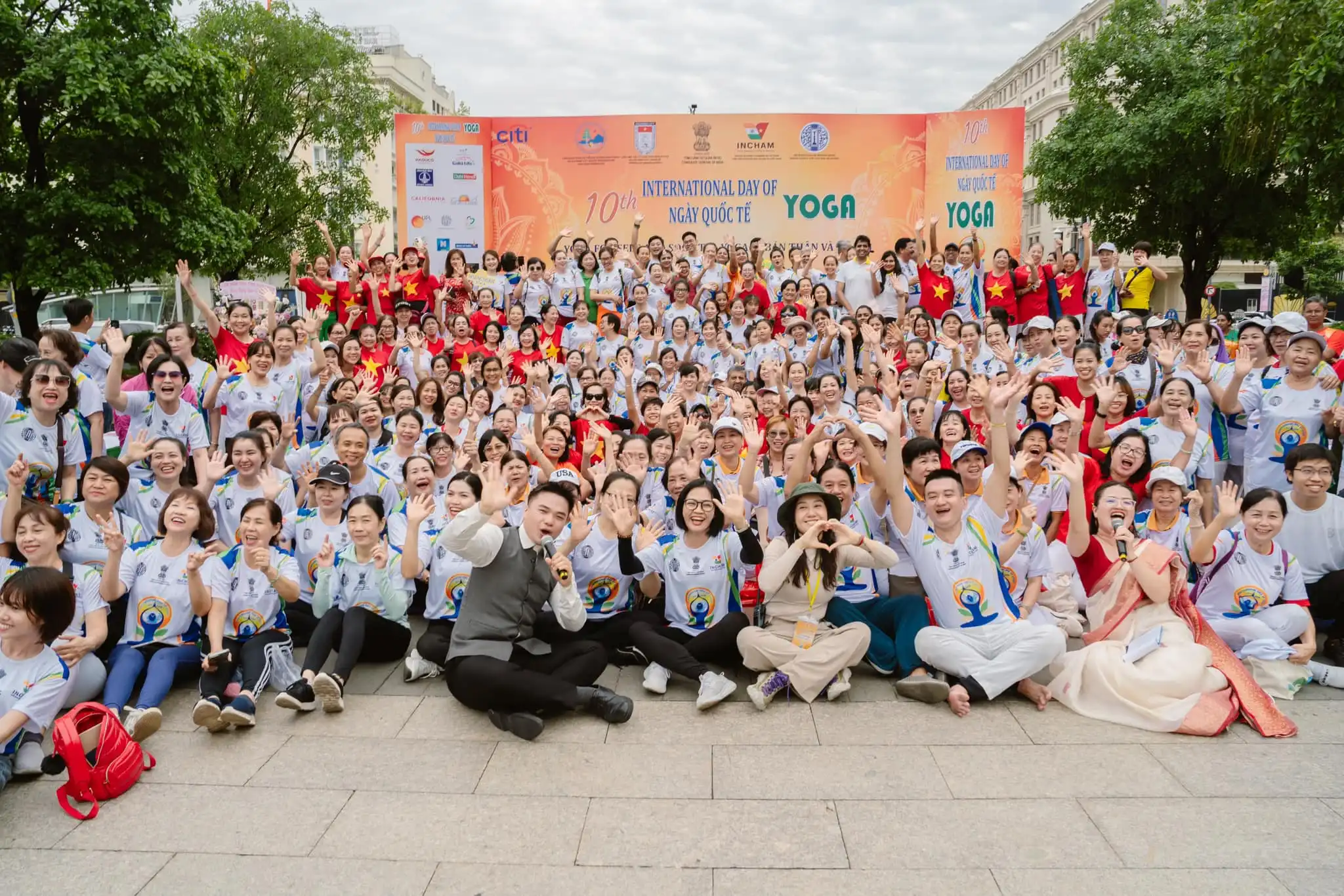 Ngày Quốc tế Yoga lần thứ 10 10 ngày Quốc tế Yoga lần thứ 10 tại phố đi bộ Nguyễn Huệ