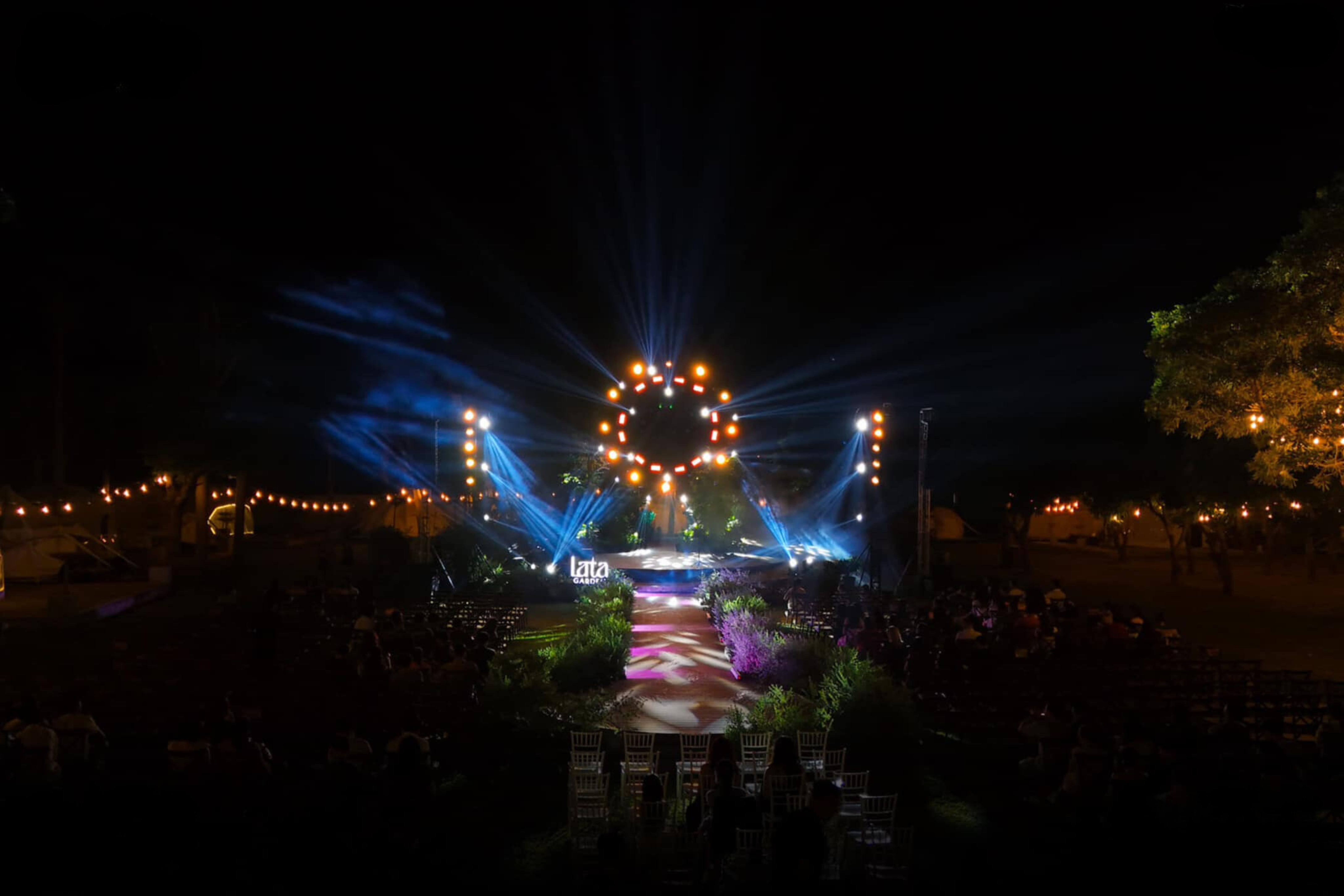 Hình ảnh âm thanh ánh sáng tại Live show Hoàng Hôn Sau Cơn Mưa